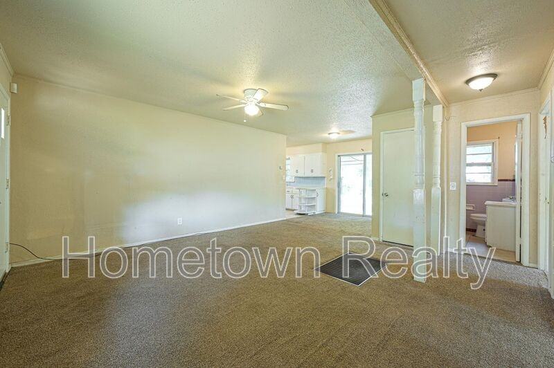 2621 Sw 52nd St - Photo 5 of 19