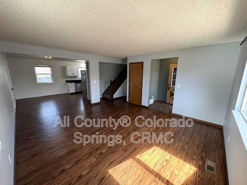 3102 Pennsylvania Ave - Photo 2 of 40