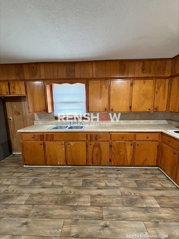 179 W Main St - Photo 7 of 20