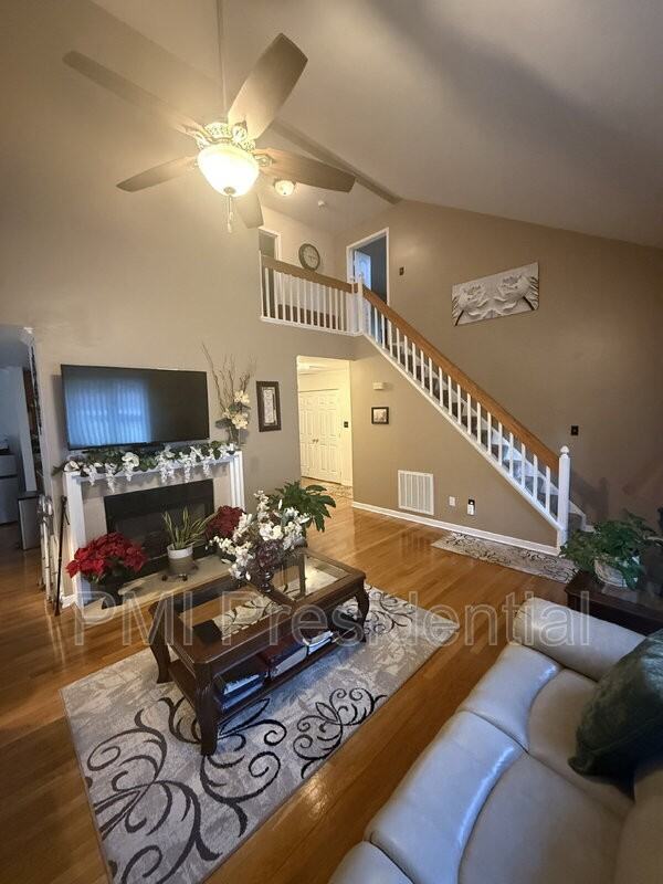 14300 Cove Ridge Pl - Photo 4 of 22