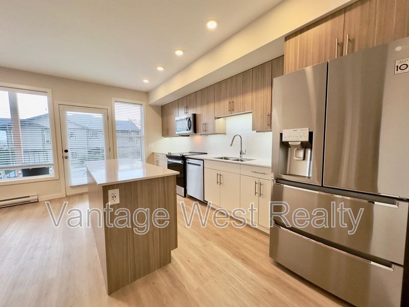 600 Boynton Pl - Photo 3 of 18