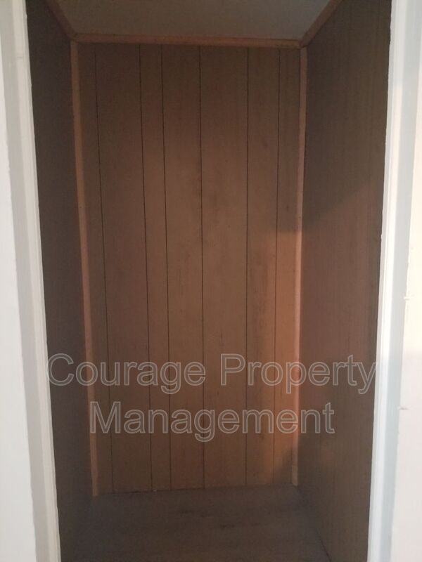 514 W 1st St #C - Photo 6 of 9