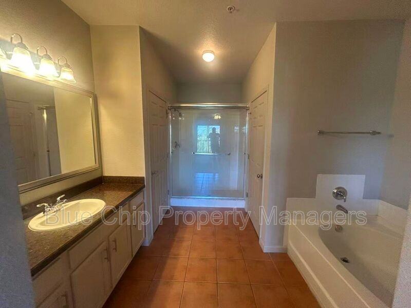 14200 Avalon Rd #415 - Photo 5 of 33