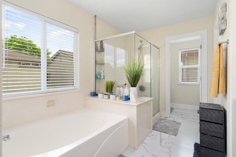 660 Greg Thatch Cir #1 - Photo 2 of 4