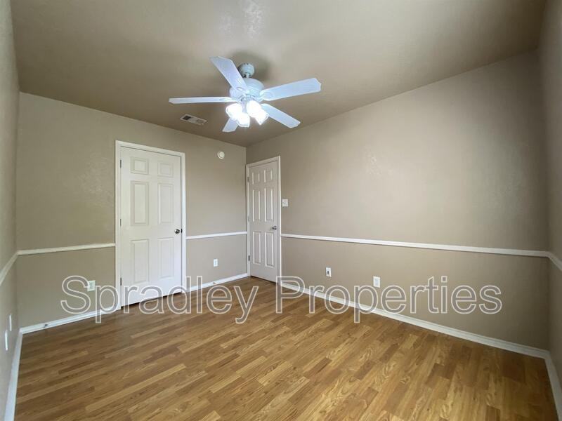 1009 Woodhollow Dr - Photo 7 of 11