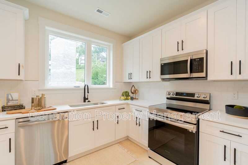 745 N Market St - Photo 6 of 36