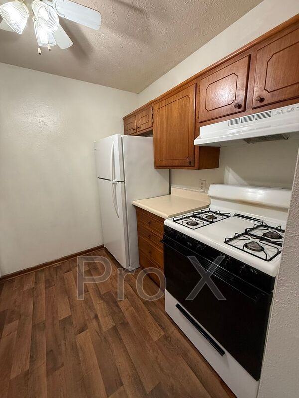 1807 Grand Ave #3 - Photo 5 of 17