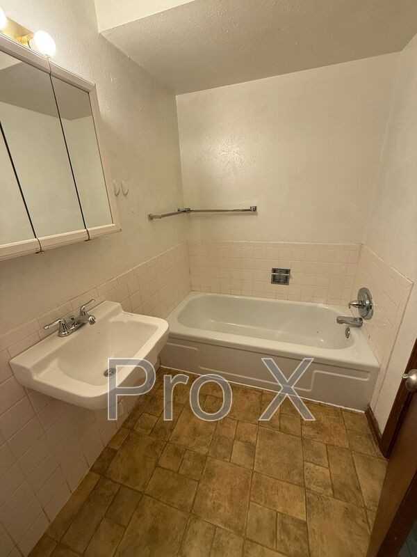 1807 Grand Ave #3 - Photo 7 of 17