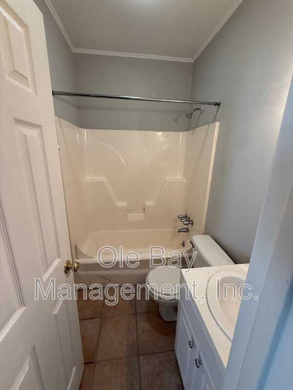 110 Demouy Ave - Photo 7 of 12