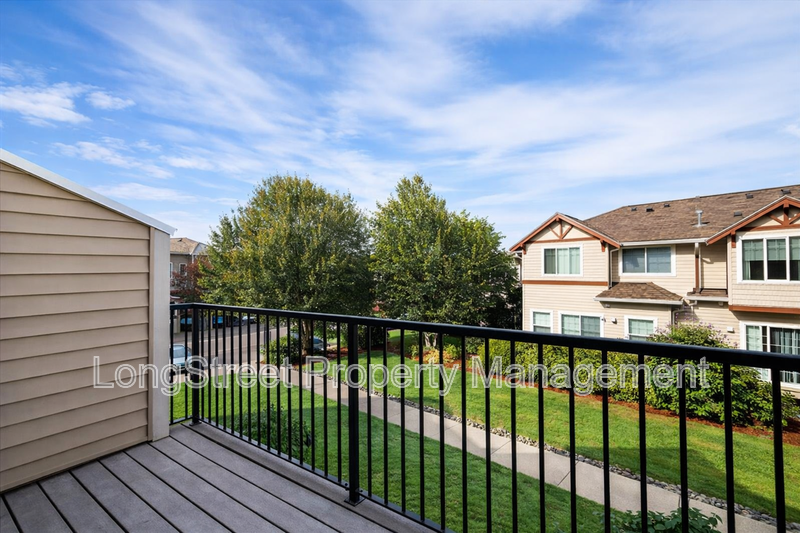 720 Nw 118th Ave #103 - Photo 2 of 26