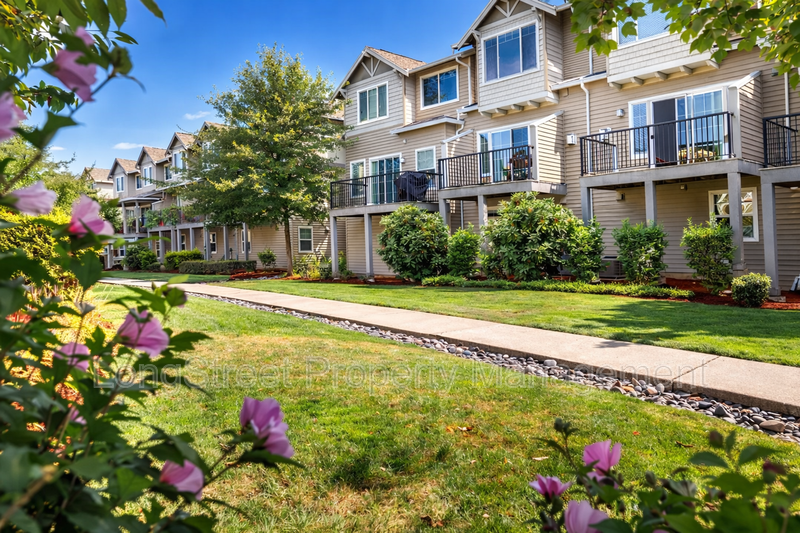 720 Nw 118th Ave #103 - Photo 3 of 26