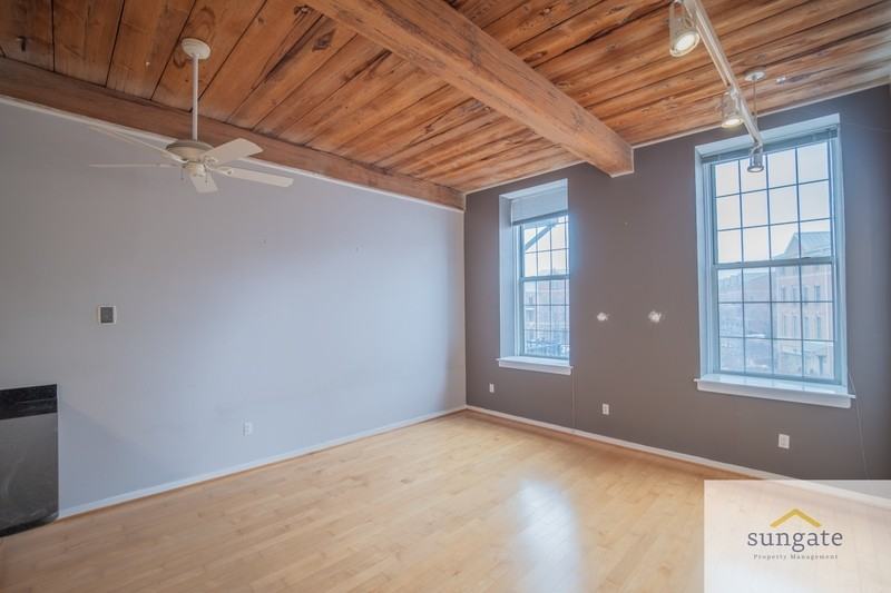 2639 Boston St - Photo 5 of 24