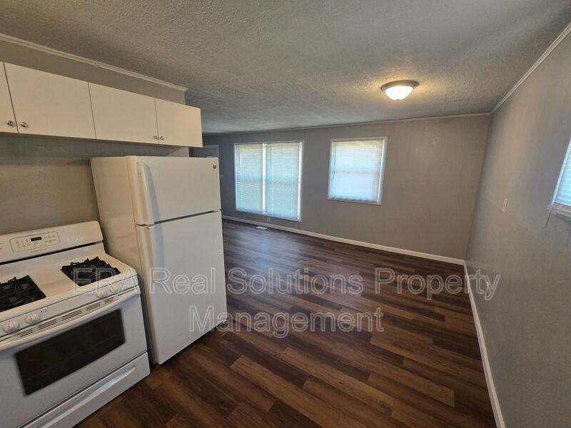 3527 Homestead Dr - Photo 3 of 9