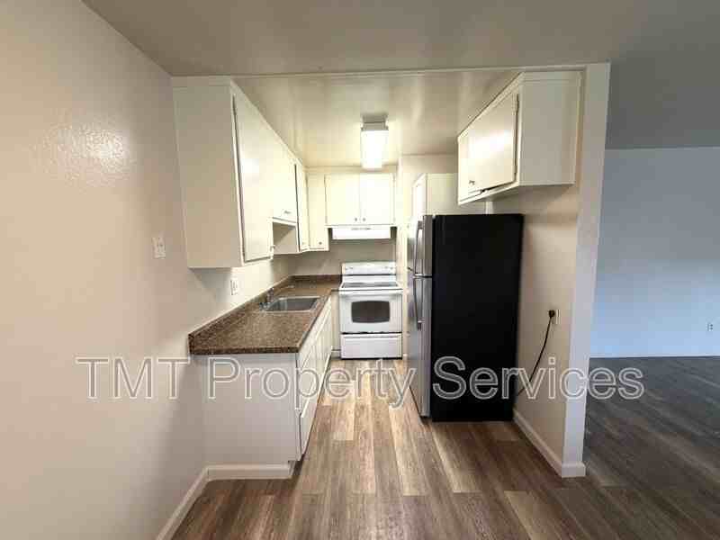 1728 Richmond St #8 - Photo 3 of 6