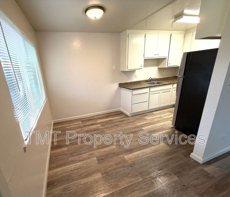 1728 Richmond St #8 - Photo 4 of 6