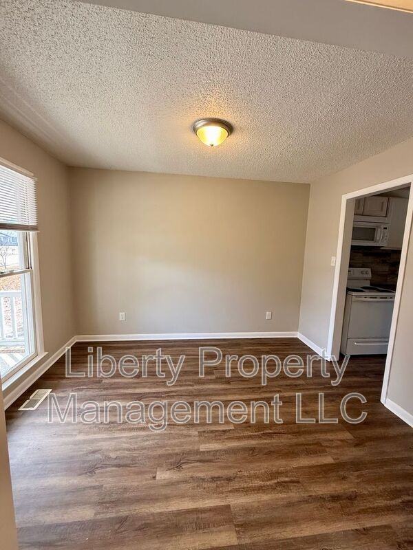 6512 Sudbury Dr - Photo 4 of 18