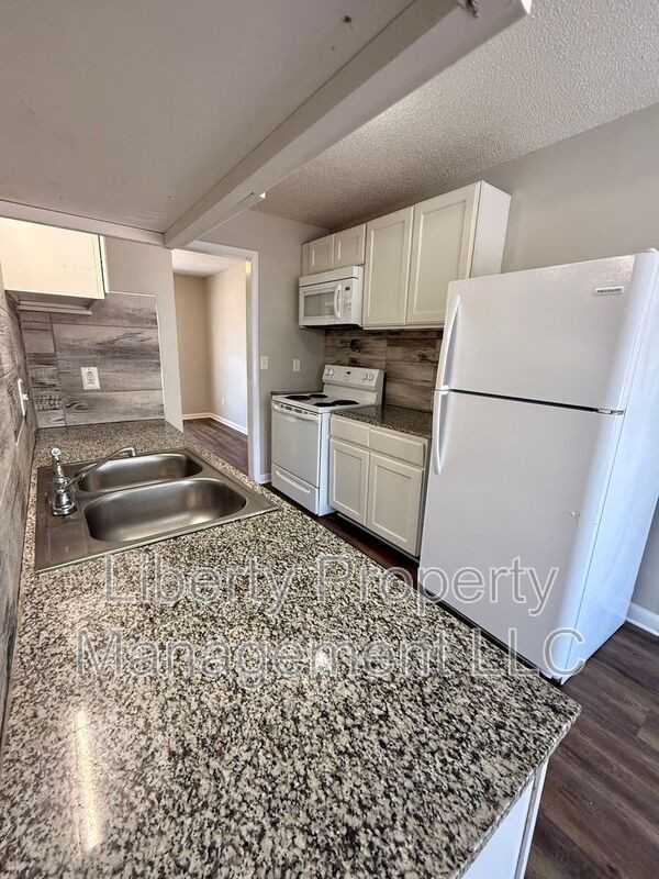 6512 Sudbury Dr - Photo 6 of 18