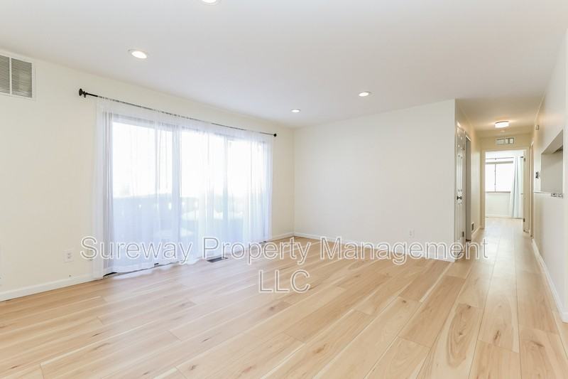 1005 Woodhollow Dr - Photo 2 of 15