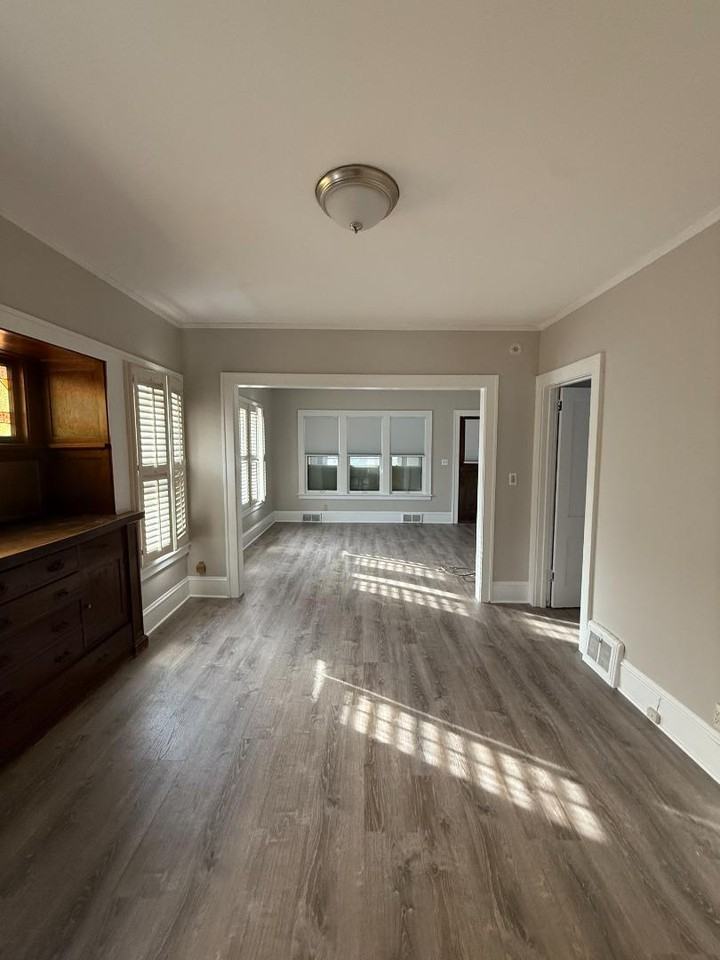 3553 Dupont Ave S - Photo 5 of 20