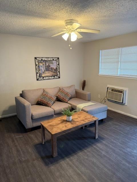 7410 Quaker Ave - Photo 6 of 23