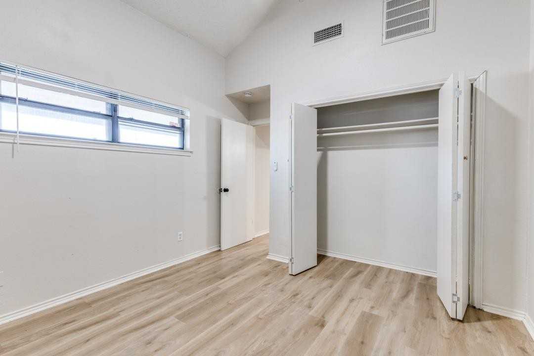 418 S Las Vegas Trl - Photo 4 of 11