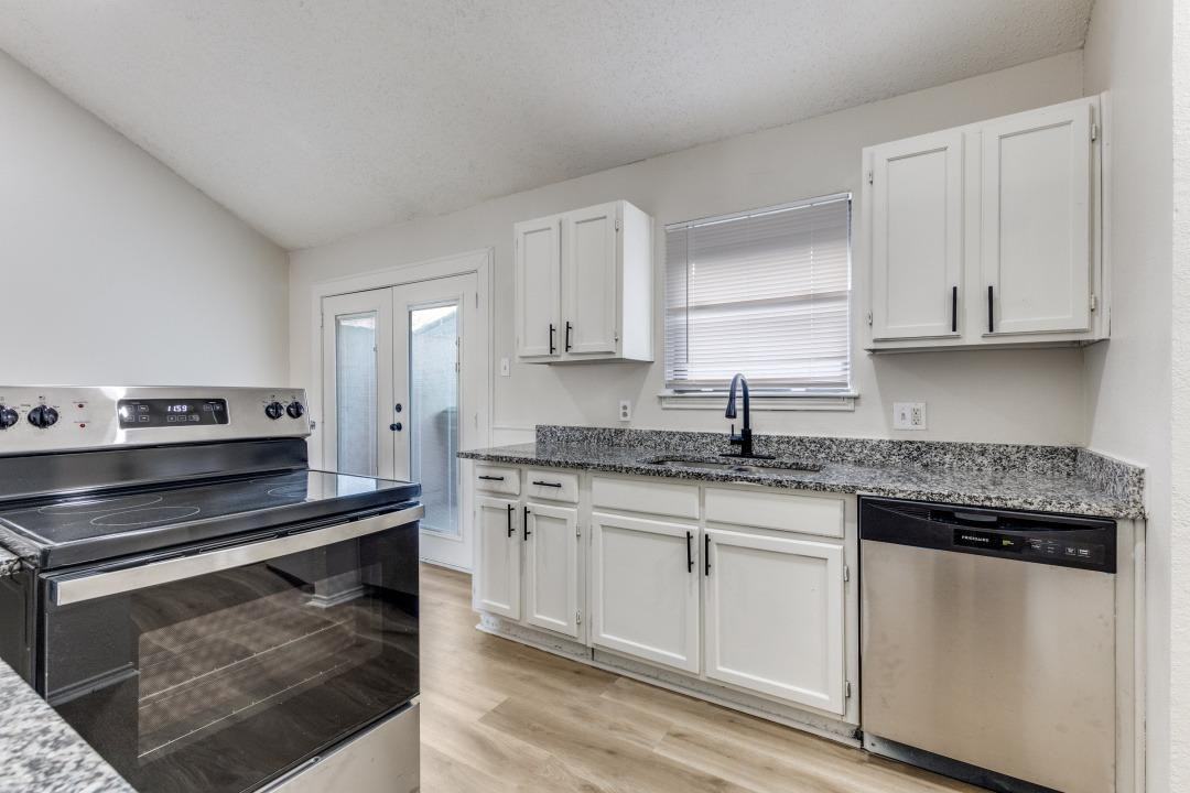 418 S Las Vegas Trl - Photo 5 of 11