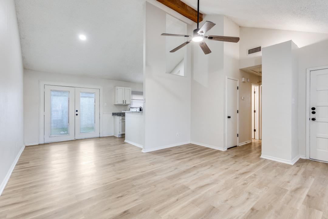 418 S Las Vegas Trl - Photo 7 of 11