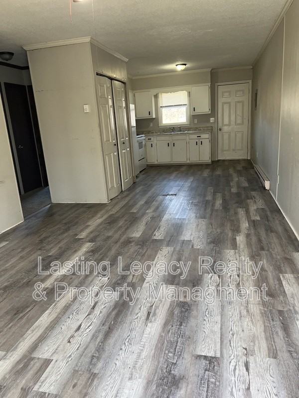 111 South St #E - Photo 3 of 12