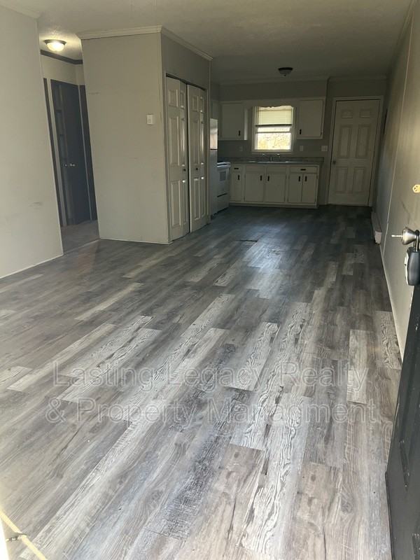 111 South St #E - Photo 7 of 12