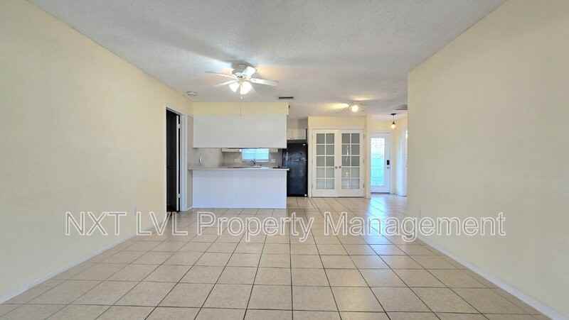 4261 Island Cir #6 - Photo 3 of 16