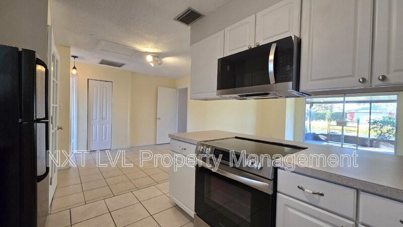 4261 Island Cir #6 - Photo 7 of 16