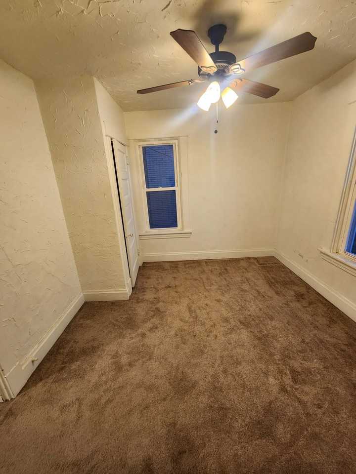 427 1st St #2 - Photo 7 of 8