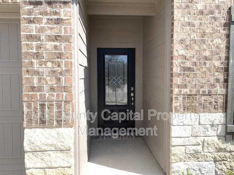 112 Declaration Ln #112 - Photo 2 of 11