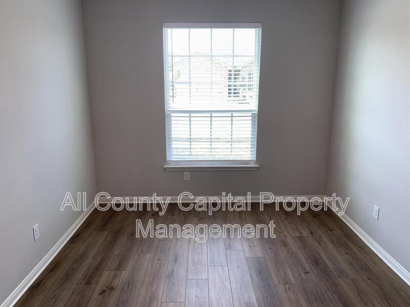 112 Declaration Ln #112 - Photo 3 of 11