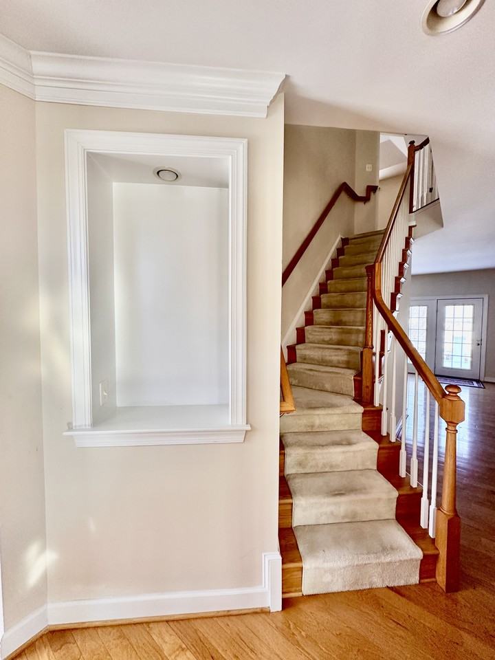 917 Crestfield Dr #1 - Photo 2 of 23