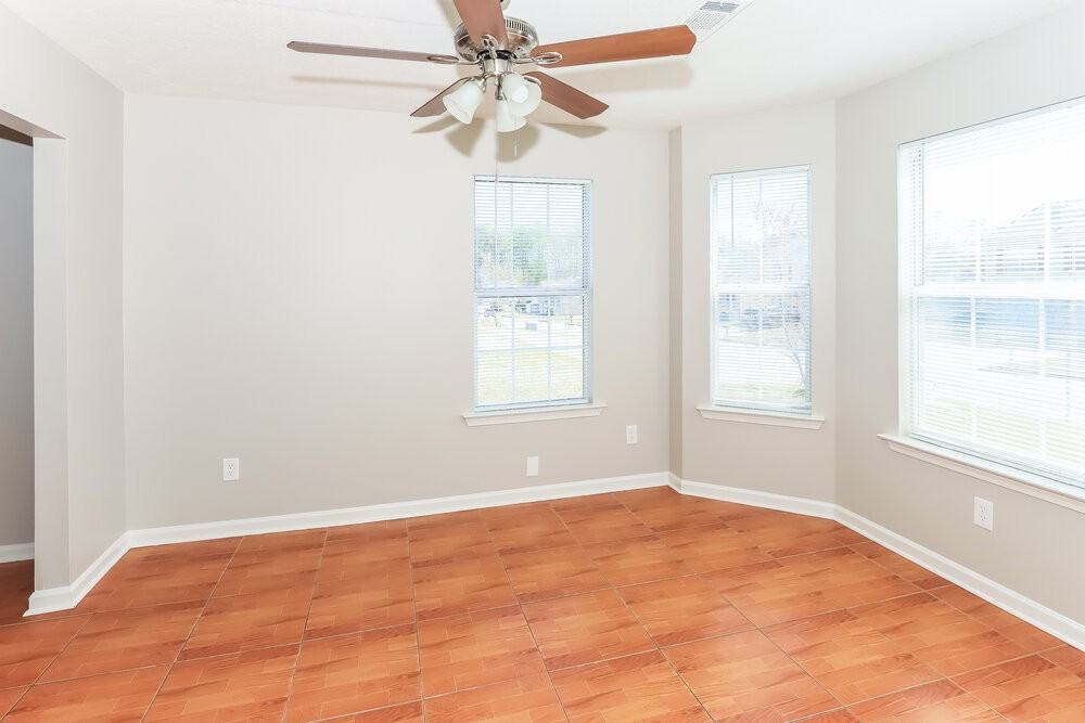 833 Rock Shoals Ct - Photo 6 of 17