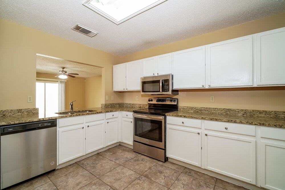 6942 Saharastone Dr - Photo 7 of 16