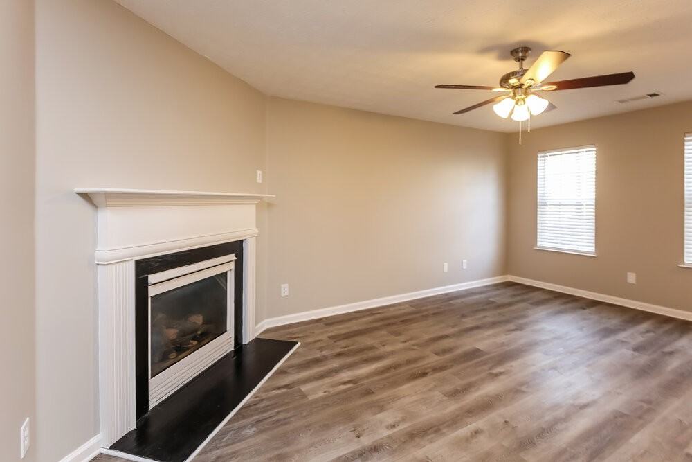 204 Springbottom Dr - Photo 4 of 17