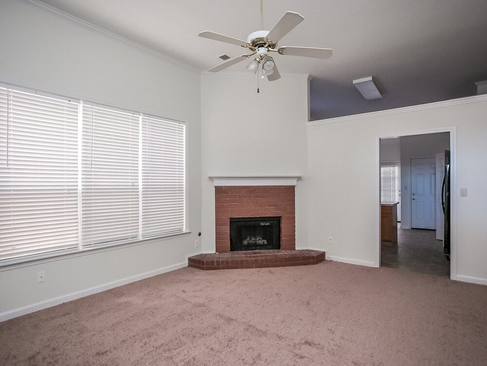 596 N Ericson Rd - Photo 2 of 12