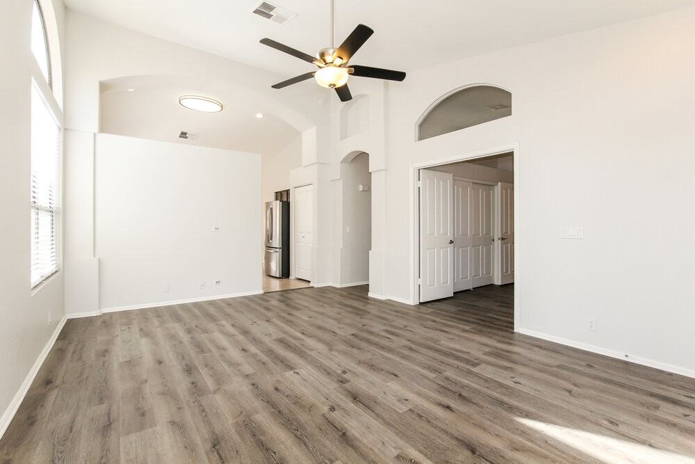 20026 N 21st St - Photo 4 of 16