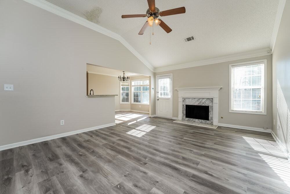 2001 Reserve Pkwy - Photo 4 of 17