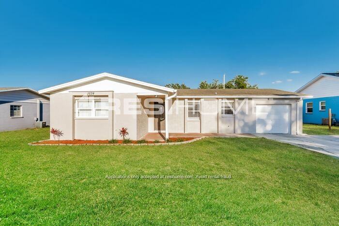 1624 Dolphin Dr - Photo 2 of 17