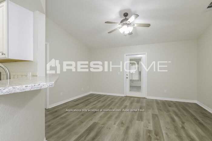 257 Oakview Ave - Photo 3 of 19