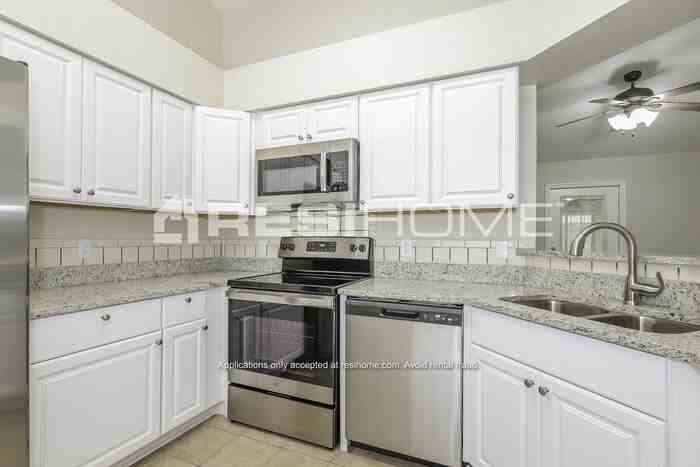 257 Oakview Ave - Photo 5 of 19