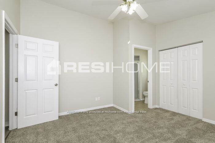 257 Oakview Ave - Photo 7 of 19