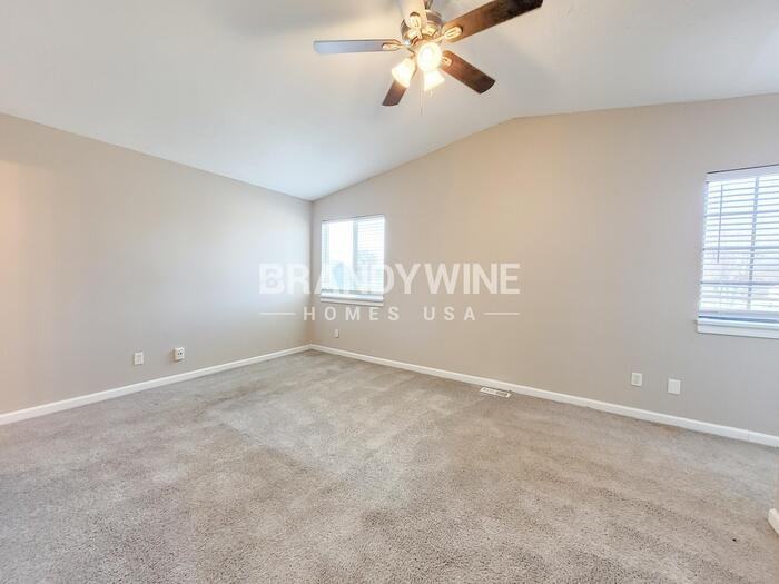 605 Woods Crossing Ln - Photo 6 of 19