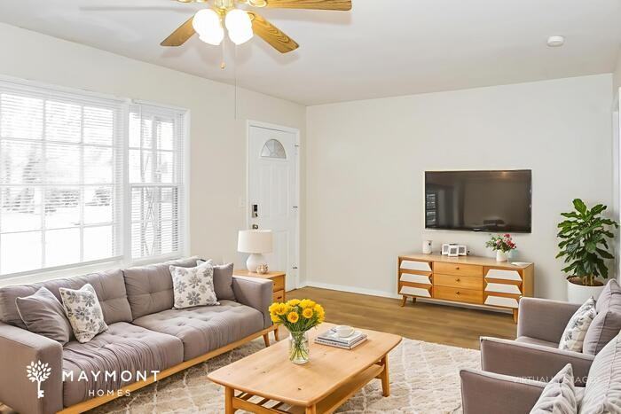 2204 Euclid Rd Nw - Photo 5 of 15