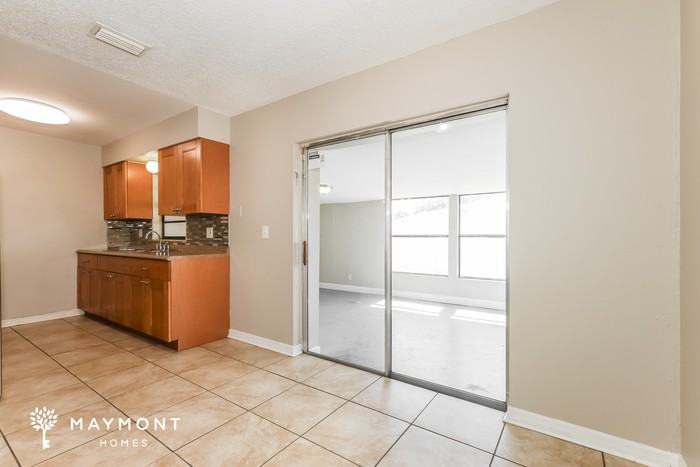 1901 Derbywood Dr - Photo 7 of 15