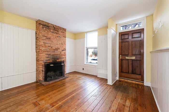 113 W Hill St - Photo 3 of 24