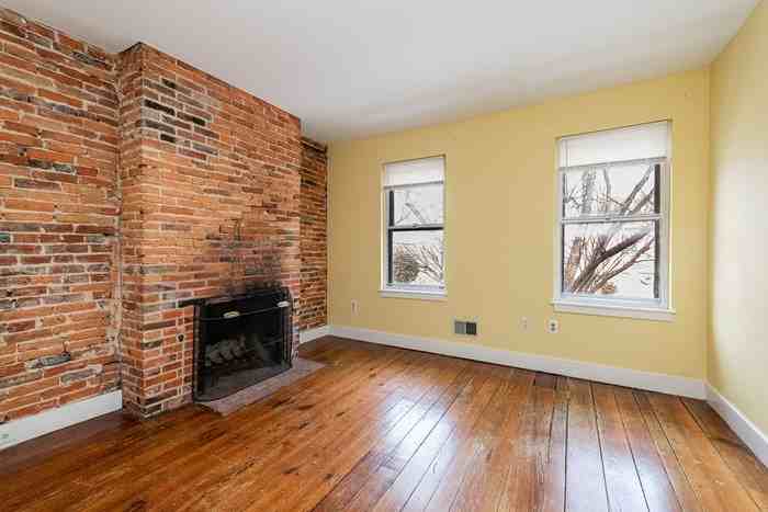 113 W Hill St - Photo 4 of 24